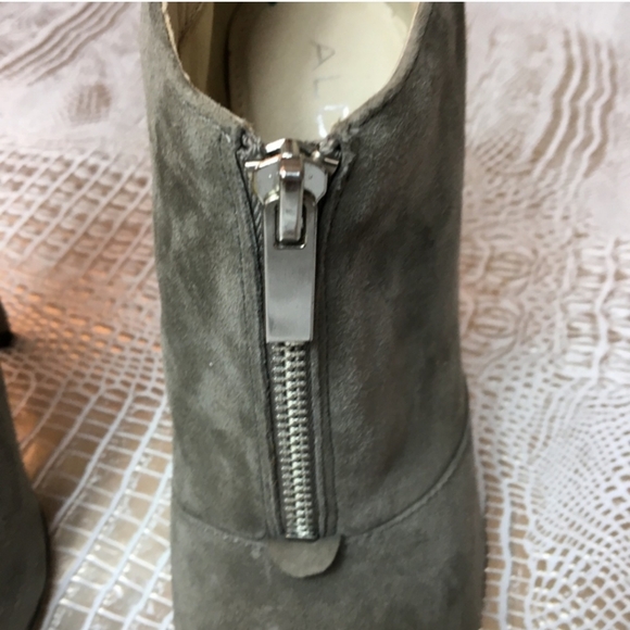 Aldo suede ankle bootie w/zipper size 8 - Picture 4 of 9